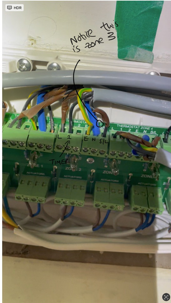 An annotated screenshot from the HIU image above. This shows the zone 3 cabling, including the timer and neutral cables to be disconnected.